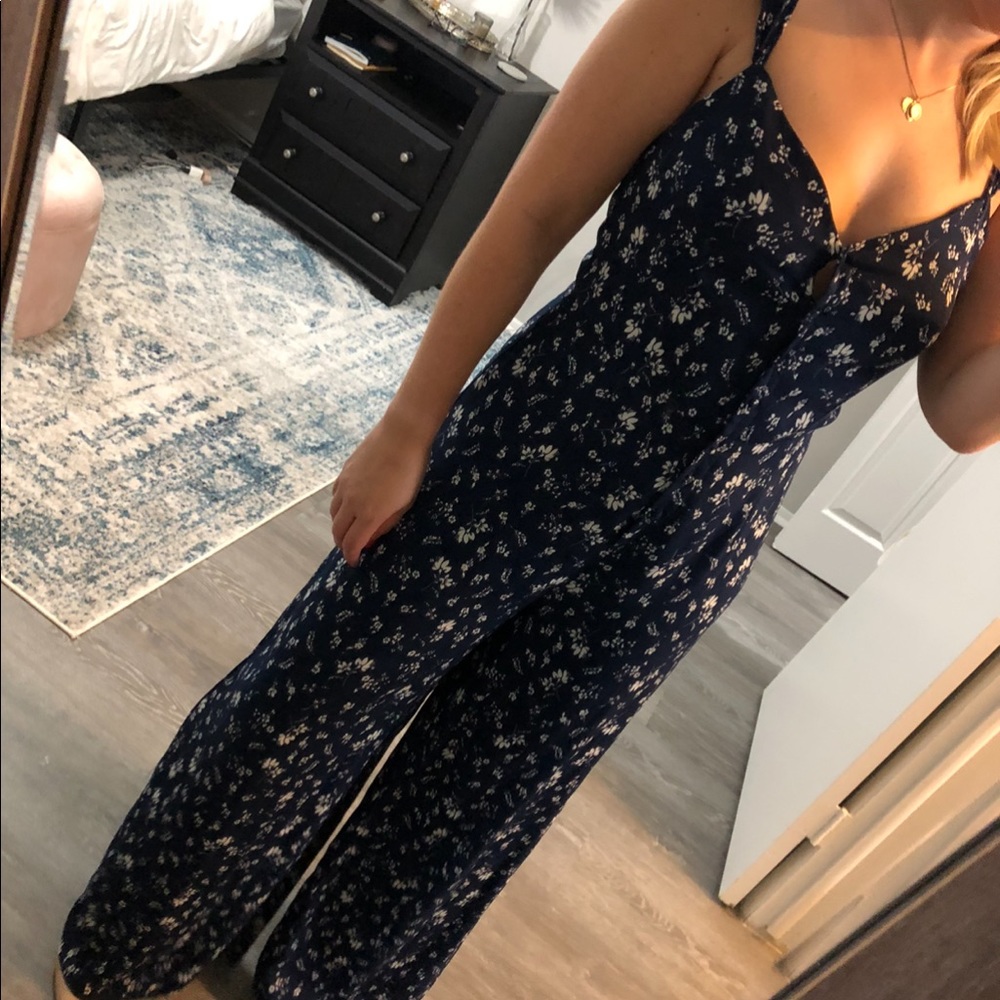 Francesca’s Collection Floral Jumpsuit sz Large